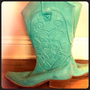 Turquoise cowgirl boots