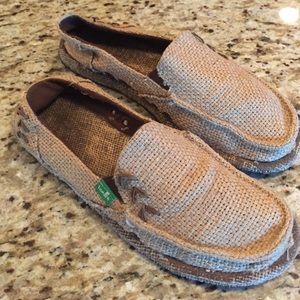 Sanuk shoes
