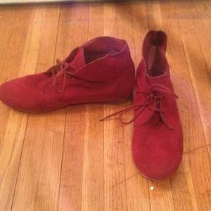 Berry booties
