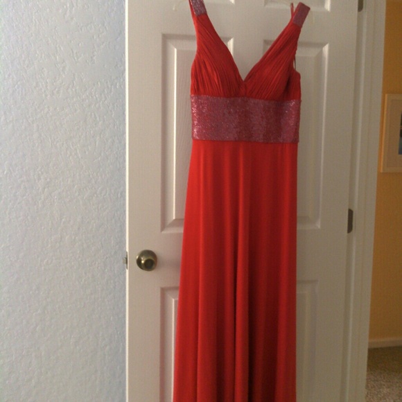 Dresses & Skirts - Formal dress petite sized