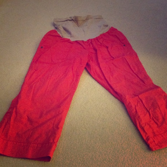 Coral Maternity Capri pants.