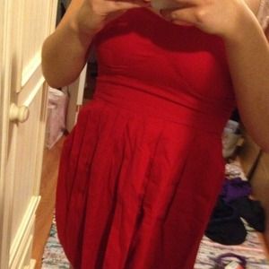 Red  strapless dress 👗