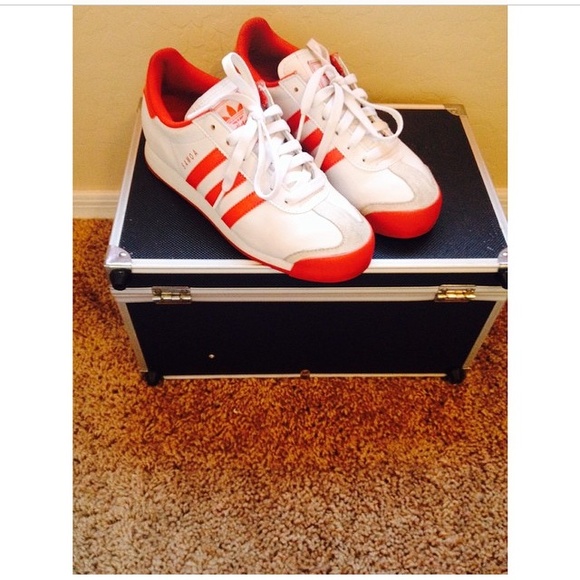 White and red addidas - Picture 1 of 1