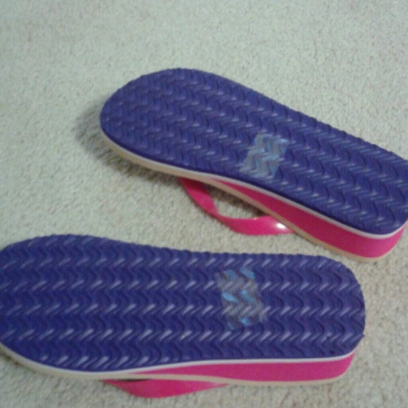 Shoes - Picture 3 of 4