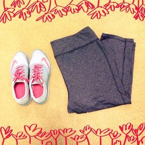 Old Navy Active Fitted Capri Workout Pants