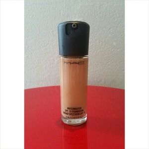MAC 'Matchmaster' Foundation