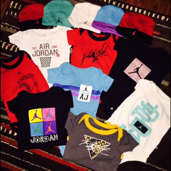 8 Jordan toddle tops / 5 Jordan caps