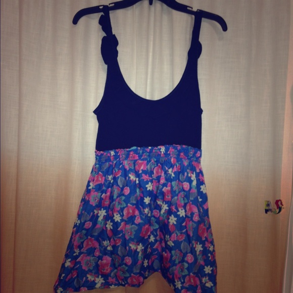 Ruffle neck top