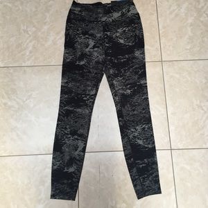 Brand new Nike Legendary Tight Fit Legging/Workout