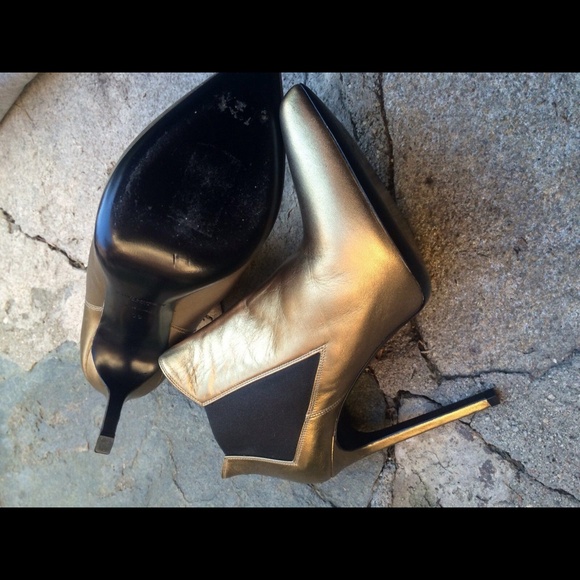 Saint Laurent Gold Paris Pointed Toe Ankle Boots 9 - Picture 4 of 4
