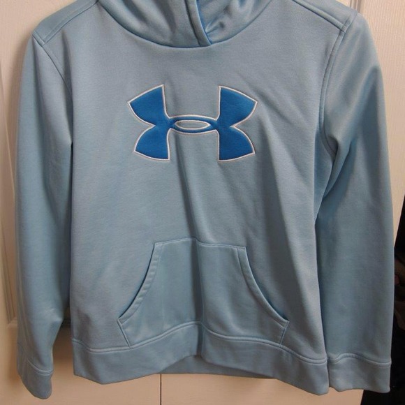 Under Armour Tops - Under Armour sweatshirt