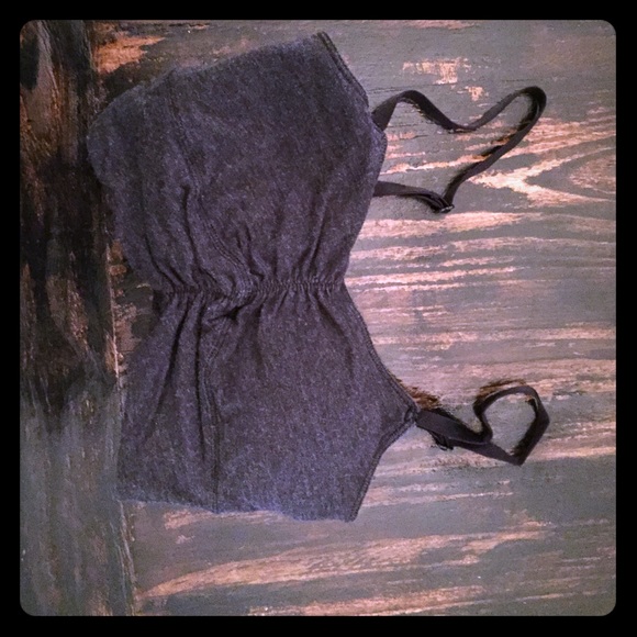 🌟Lululemon Sold Out Crop Top Size 4 w/ Shelf Bra