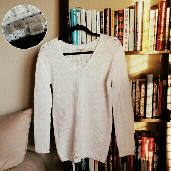 GAP white knit sweater