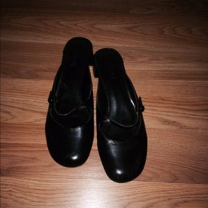 Mary Jane low heels no longer available
