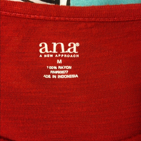 Two matching shirts. Navy blue and a dark red. - Picture 2 of 4