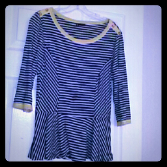 Top - Picture 1 of 2