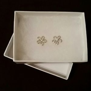 Silver Daisy Earrings  (NWOT)