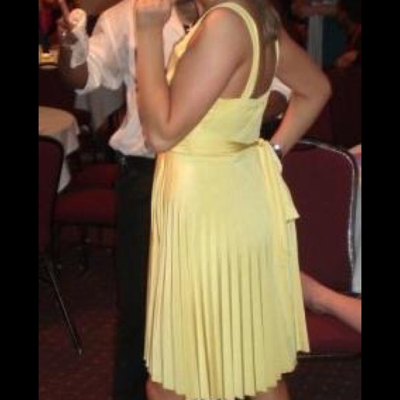 Size medium speechless semi formal dress - Picture 2 of 2