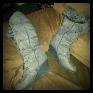 Gray suede, Small Wedge heel boots!!