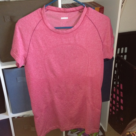 Lululemon workout tshirt