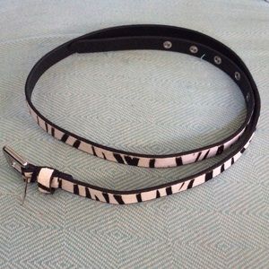 Skinny leather zebra print belt