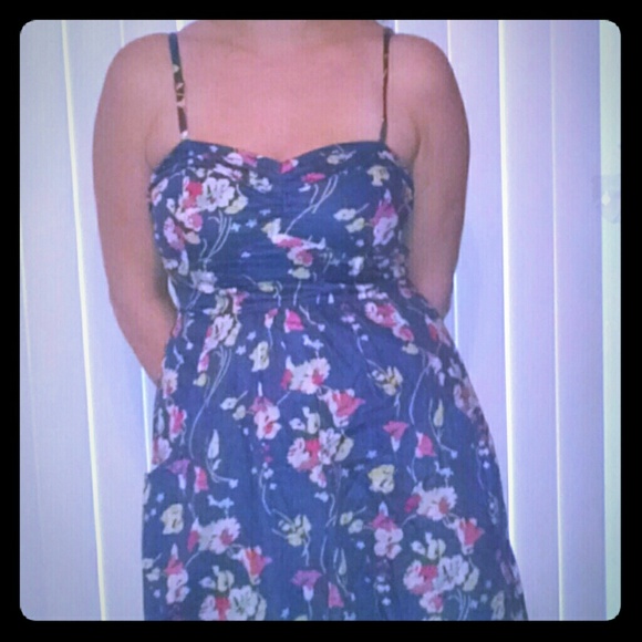 Dress - Picture 1 of 3