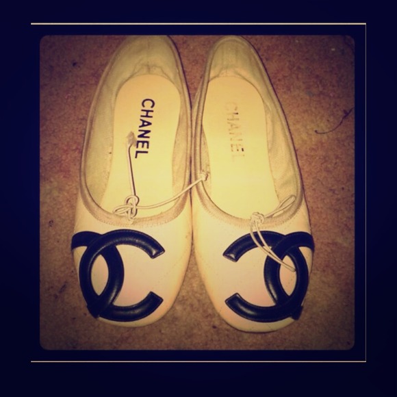 Chanel camdon flats