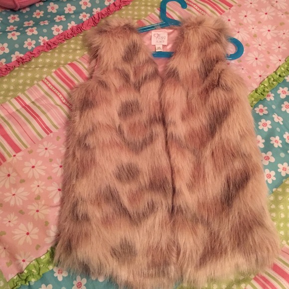 Girls fur vest