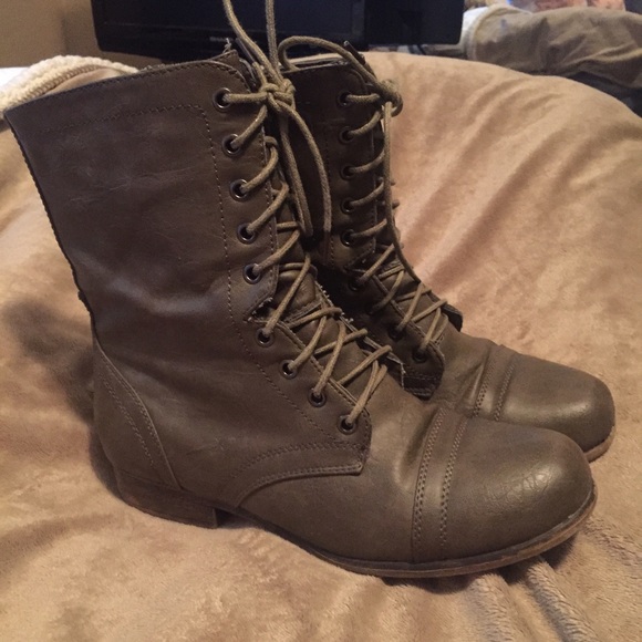 Taupe combat boots
