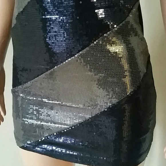 One Shoulder Sequins Cutey - Picture 3 of 3