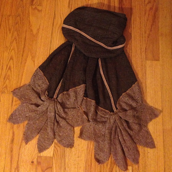 Brown Bowed Scarf