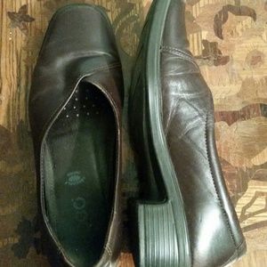 Brown leather ecco shoes