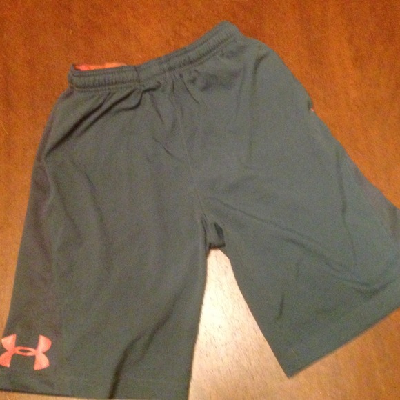 Reserved for bundle Dark gray Under Armour shorts;