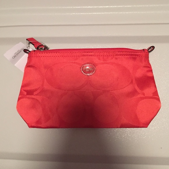 Coach NWT Getaway Signature Nylon Pouch