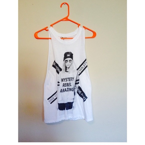 Summer top - Picture 1 of 1