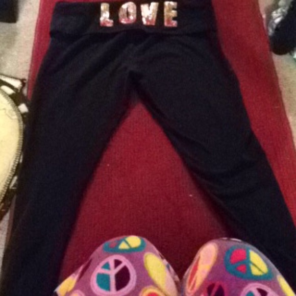 Black love skinny yoga pants size medium