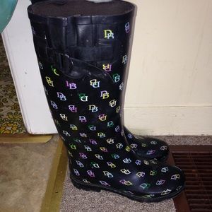 Size 7 authentic dooney and bourke rain boots!