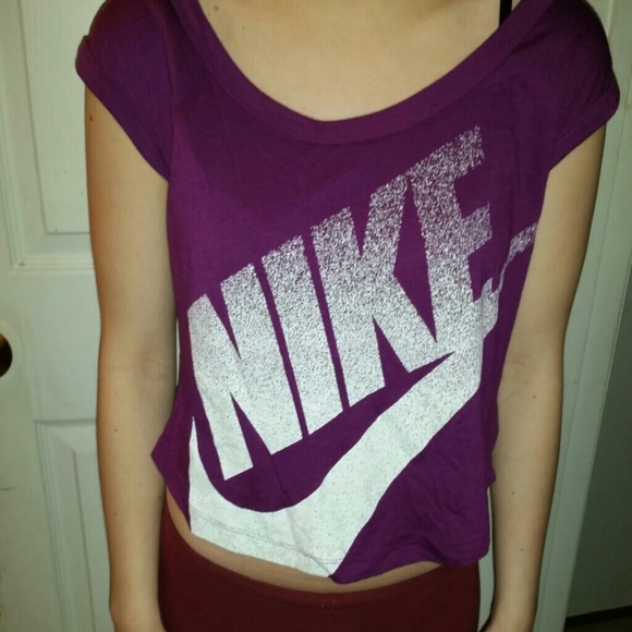 NEW purple Nike t-shirt