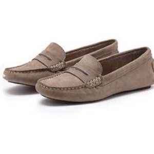 G.H Bass & Co. Woman's Size 9.5 shoe 💜