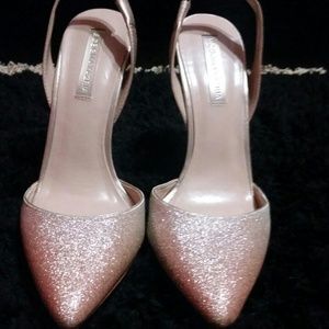 BCBGMAXAZRIA champagne slingback heel 4.5" -5"