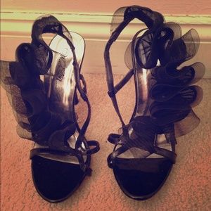 Black dress heels with taffeta ribbon