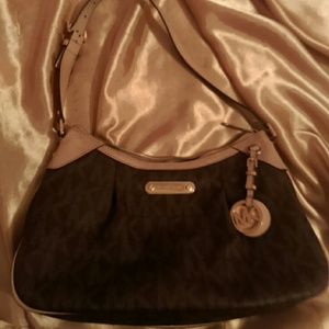 Michael Kors Jet Set Signature Logo Shoulder Bag