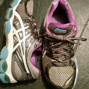Asics nimbus running shoes