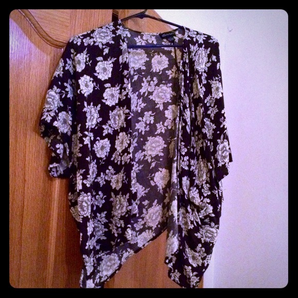 Black and off white floral kimono.