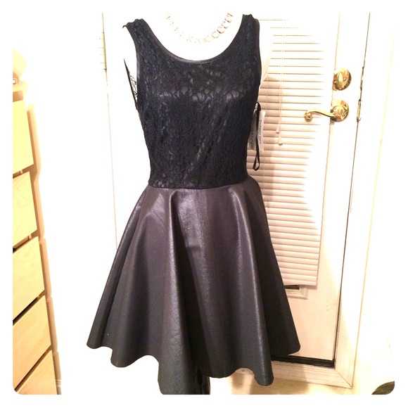 Walter Baker Dresses & Skirts - 🎉 HP🎉 Walter Baker Black Cocktail Dress.