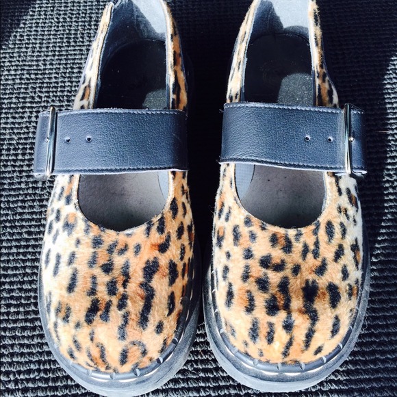 Tredair Mary Jane leopard shoe. Size 7. Good shape