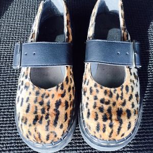 Tredair Mary Jane leopard shoe. Size 7. Good shape