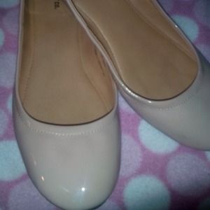 Beige/Nude Tone Flats