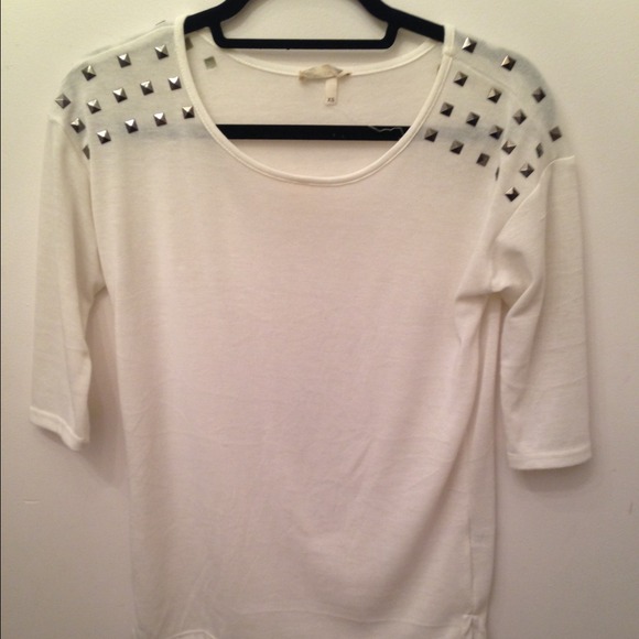 Studded quartered sleeve shirt