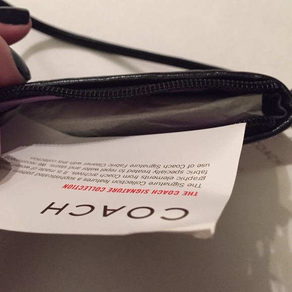 Coach wristlet - Picture 4 of 4